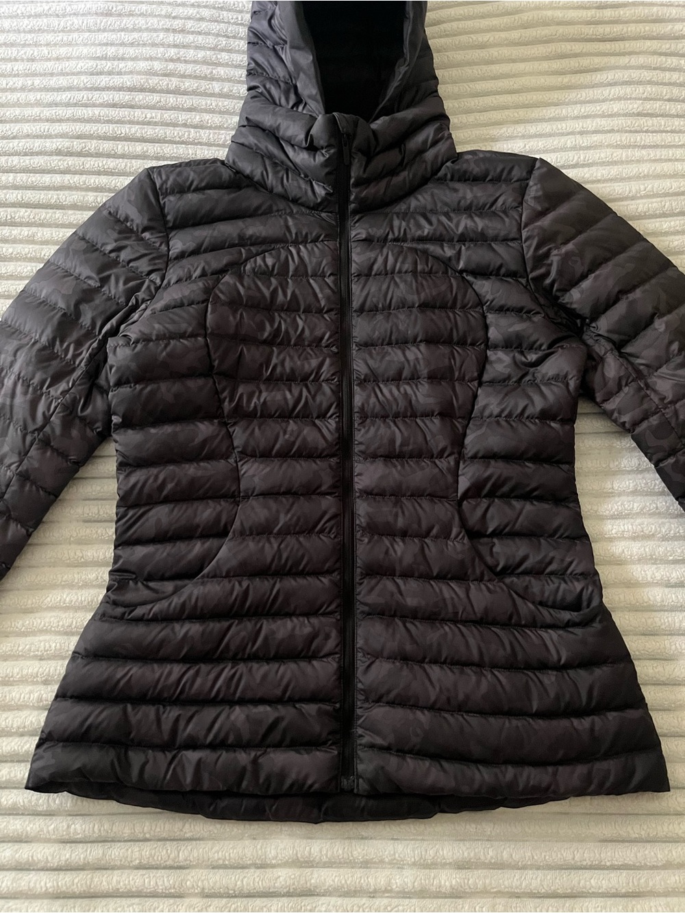 Lululemon Camo Puffer Jacket - Picture 4 of 12